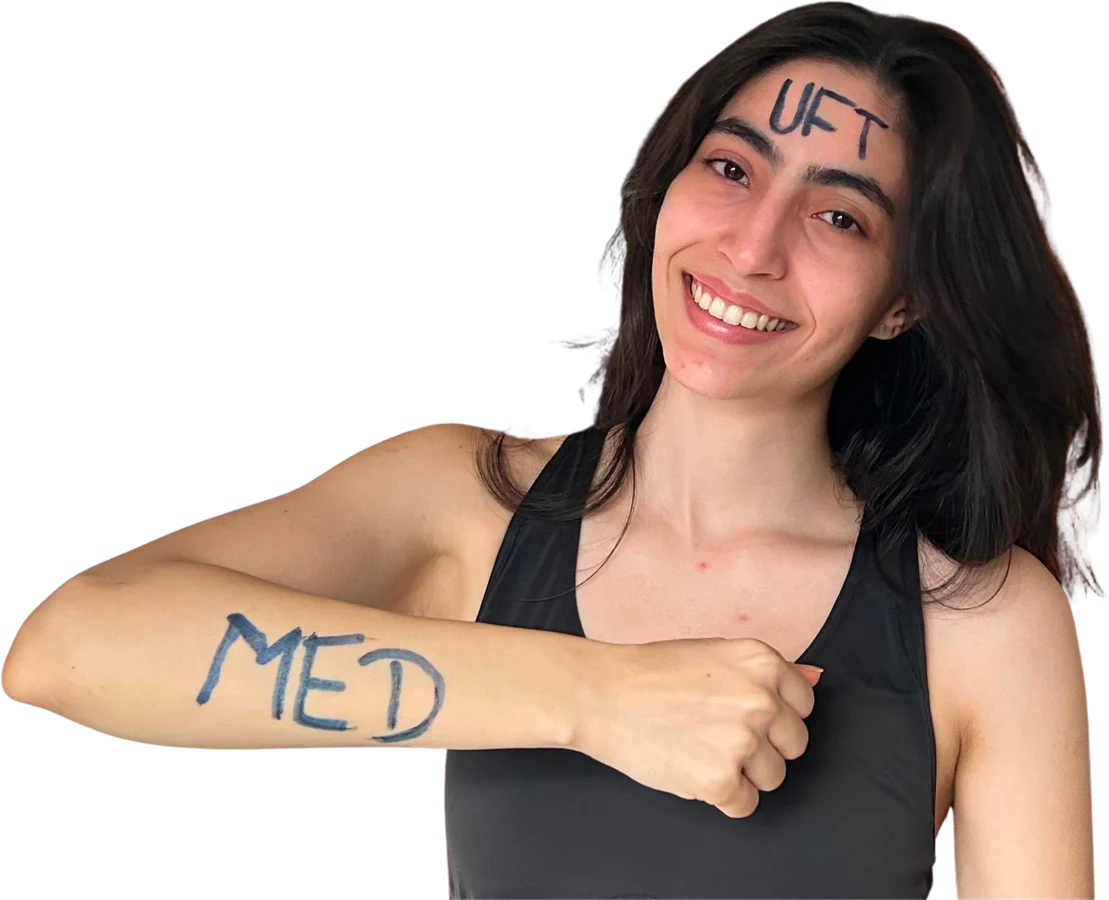 Anna Laurah comemorando sua aprovação em Medicina na UFT